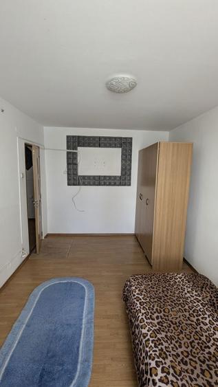Vand apartament 2 camere Florilor 1 - 2