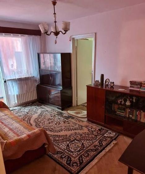 ► Scoala 8 - 3 Camere semiDecomandate Su=45m² Etaj 2 - 2