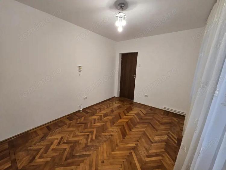 Apartament 3 camere, Nord Complexul Mare, etaj 1 - 12