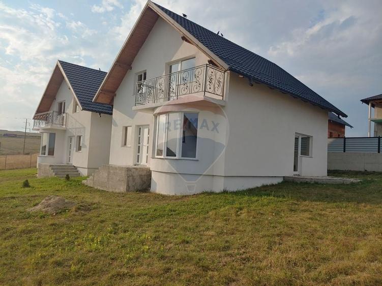 Casa / Vila individuala cu 560 mp teren, de vanzare in Scheia, Suceava - 4