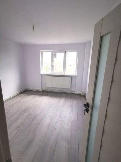 Apartament 2 camere decomandat,zona Centrala, renovat recent - 1