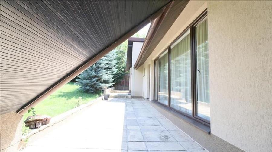 Vila individuala in Barnova 3 camere, 1000 mp teren, curte superba amenajata, ga - 15