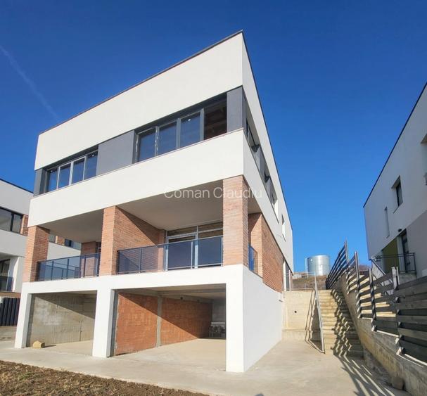 Duplex semifinisat, 160mp cu teren de 200mp, zona Voronet Duplex semifinisat, 160mp cu teren de 200mp, zona Voronet