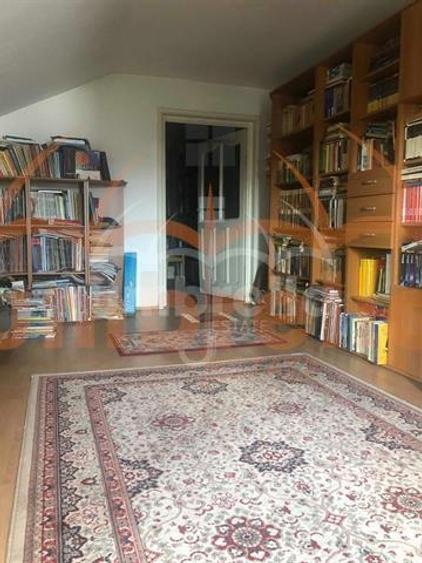 Casa de vanzare - zona centrala str. Paris - 14