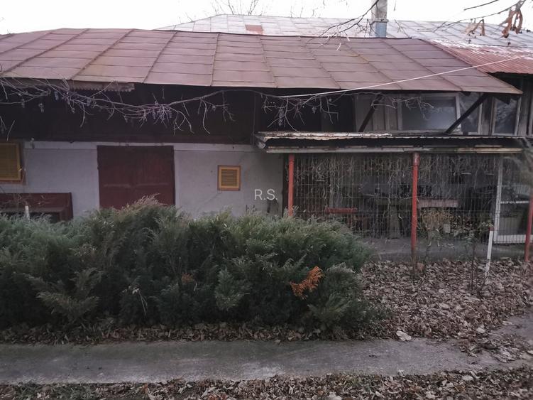 Teren aproape de Bucuresti cu casa de vacanta locuibila