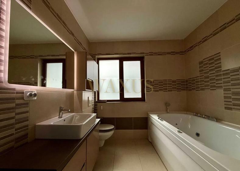 Duplex cu 5 camere cu Canalizare în Florești