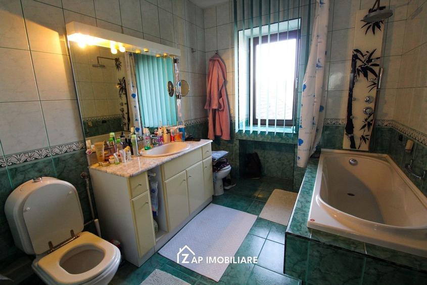 Unirii - Casa Zona Romcab -  400mp - 1259 mp teren - Garaj dublu - piscina - 39