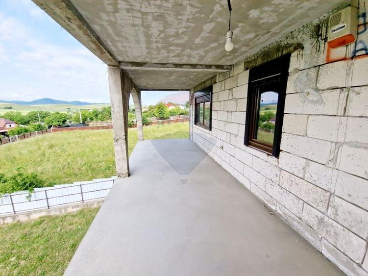 Casă spațioasă S+P+1E+M și teren generos 1664 mp - 35