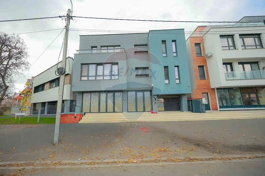 Cladire multifunc?ionala de vanzare spa?iu comercial + 2 apartamente - 6