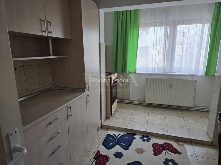 Închiriere 2 camere Zorilor, zona Recuperare