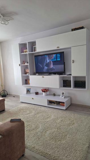 Vand apartament, 2 camere, etajul 1 - 3
