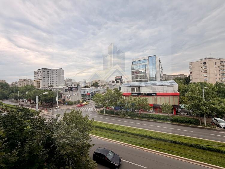 Apartament cu 3 camere decomandat în Vitan Mall