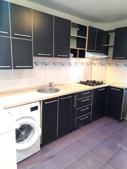 APARTAMENT 2 CAMERE DECOMANDAT, STRUCTURĂ MARE