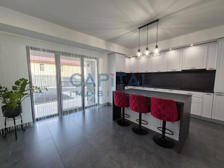 Casa ultrafinisata, garaj, panouri fotovoltaice - 15