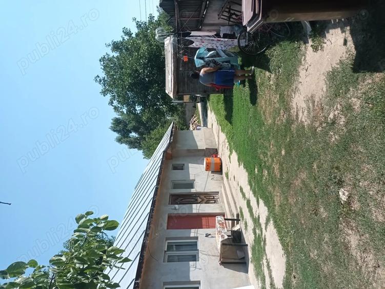 Vind casa in giule?t sct 1 casa are 5 camere baie bucatarie zona lini?tita ?i curat - 2