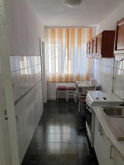 Apartament 2 camere, decomandat, etaj 2/10, zona Podu Ros - 2