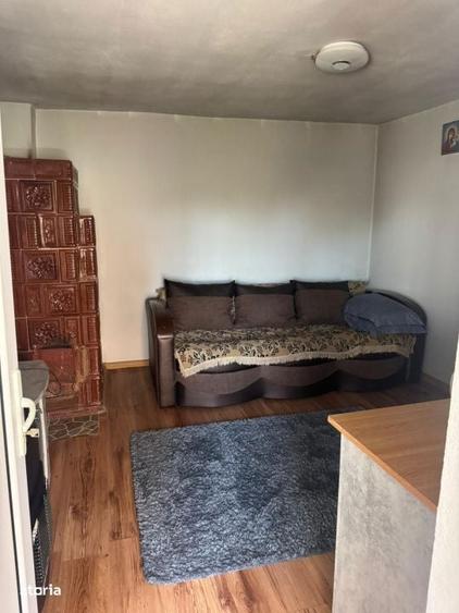 Casa de vanzare 2 locuinte in aceeasi curte, teren generos 3.855 - 12