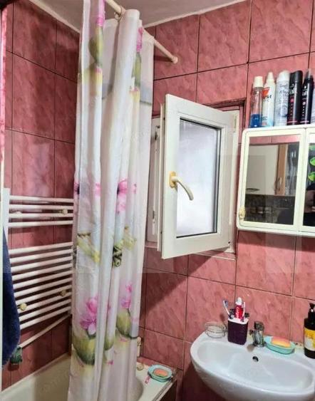 Garsoniera cocheta, mobilata, vedere panoramica, zona lini?tita - 1