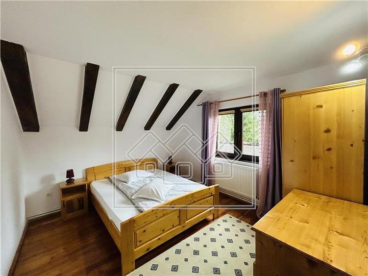 Casă individuală cu 5 camere cu Teren 3400 Mp în Porumbacu de Sus