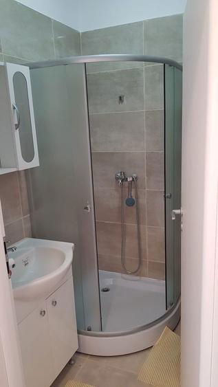 Proprietar inchiriez studiou - 3