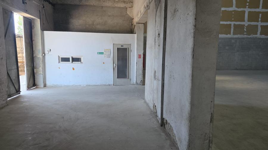 Inchiriez hala industriala - 2