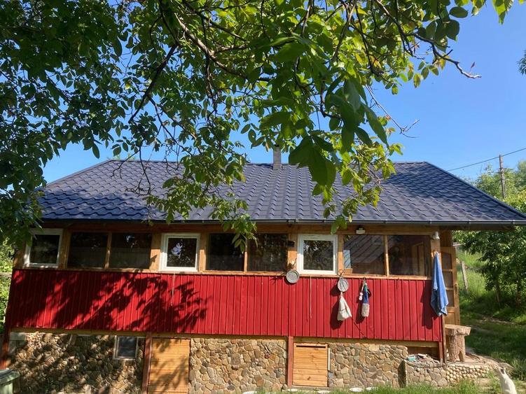 Casa de vacanta cu teren generos - 2