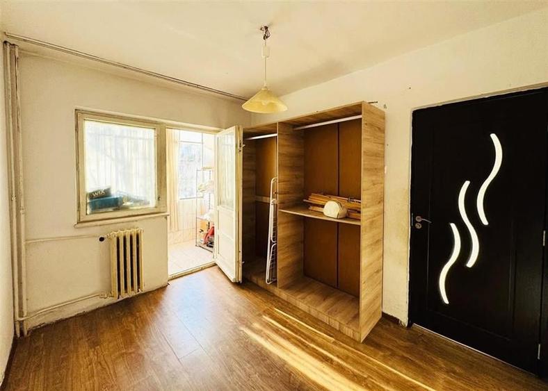 RECO . Apartament cu 3 camere Valenta . - 5