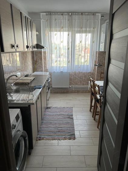 De vanzare apartament 3 camere - 1