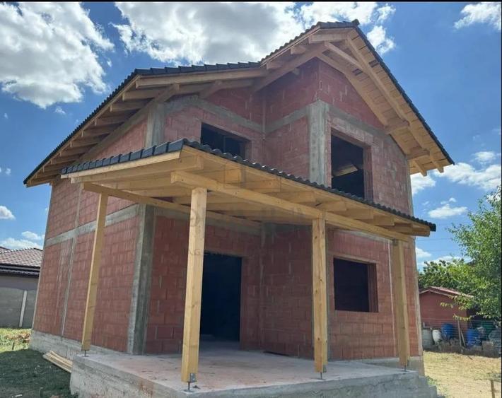 Casa la rosu - zona buna - 2