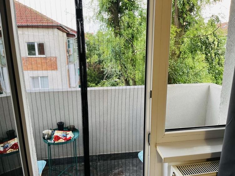 Apartament cu 2 camere semidecomandat, mobilat în Aradului