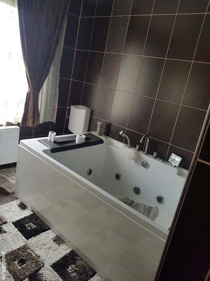 Complex 2 case intr-o curte - 6