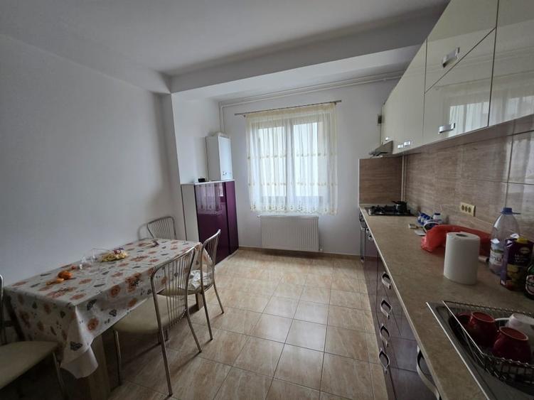 Apartament 2 camere plus loc de parcare - 1
