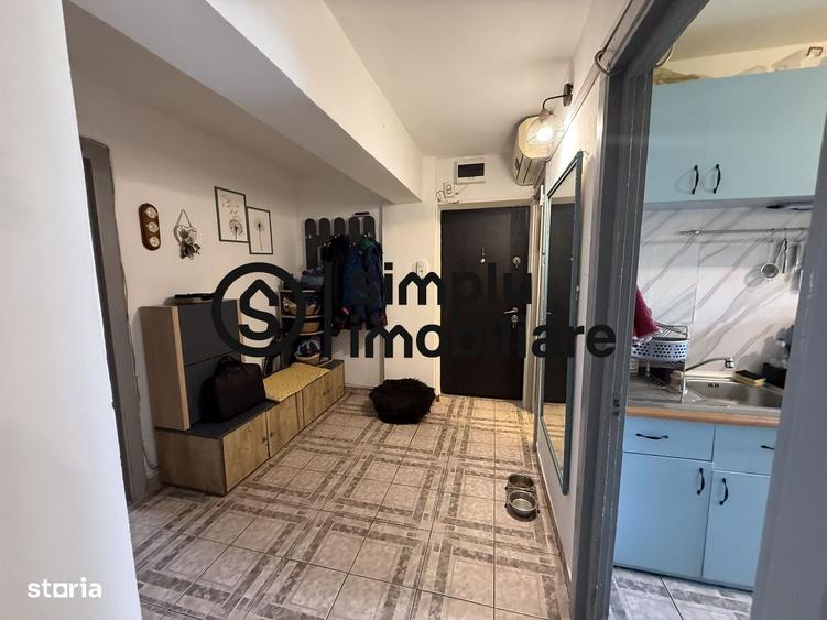 Apartament cu 3 camere decomandat în Sărari