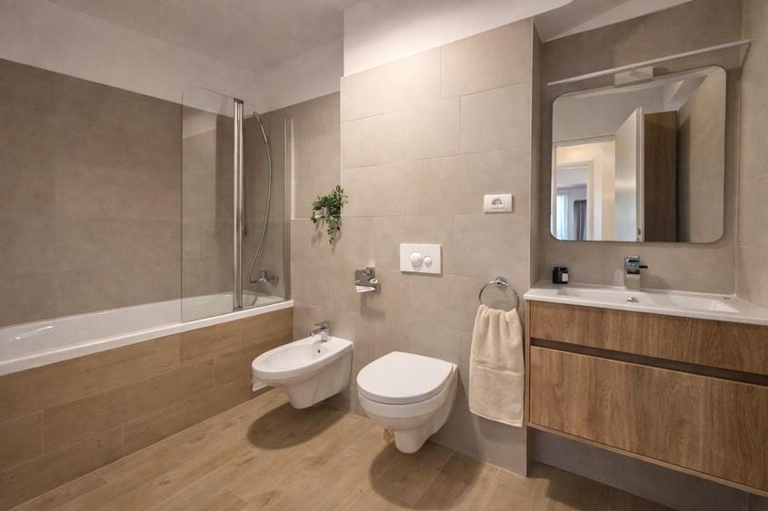 3 camere premium Coresi – Tractorul - 5