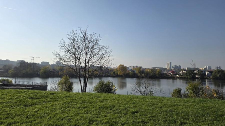 APARTAMENT 3 CAMERE CU VEDERE CATRE LAC, IN COMPLEX PREMIAT CU PARC PRIVAT - 1