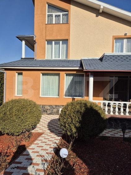 Vila superba de vanzare in zona Livezeni cu priveliste deosebita - 1