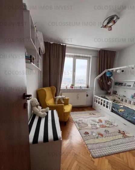 Apartament 3 camere, decomandat - zona Vlahuta - 1