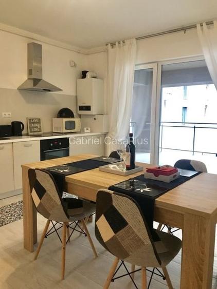 Apartament cu 2 camere decomandat în Palat Apartament cu 2 camere decomandat în Palat