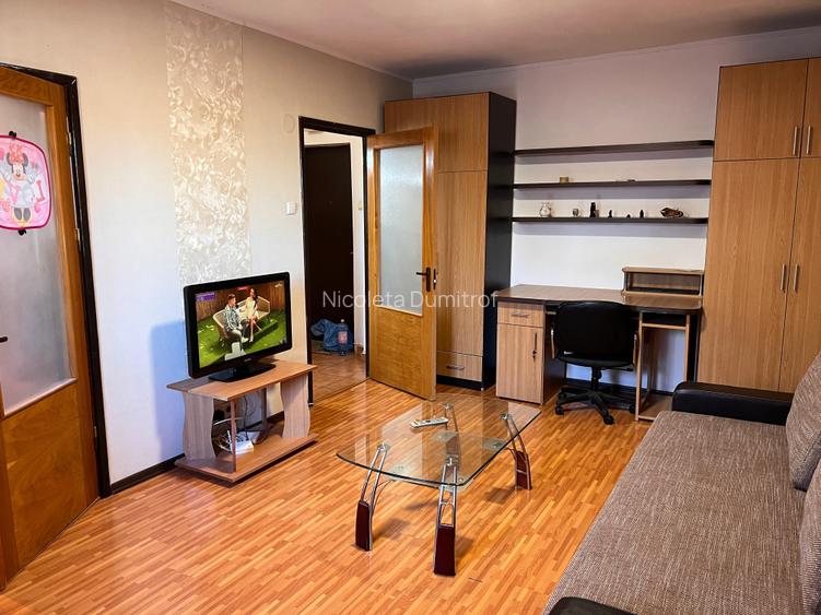 Garsonieră spațioasă cu balcon – Poarta 6, mobilată și utilată, centrala gaz