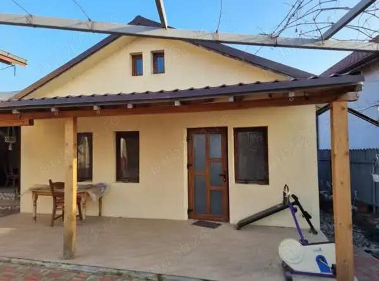 A 38 Proprietarul vinde 2 case cu 510 mp teren in ?erbane?ti Bacau - 15