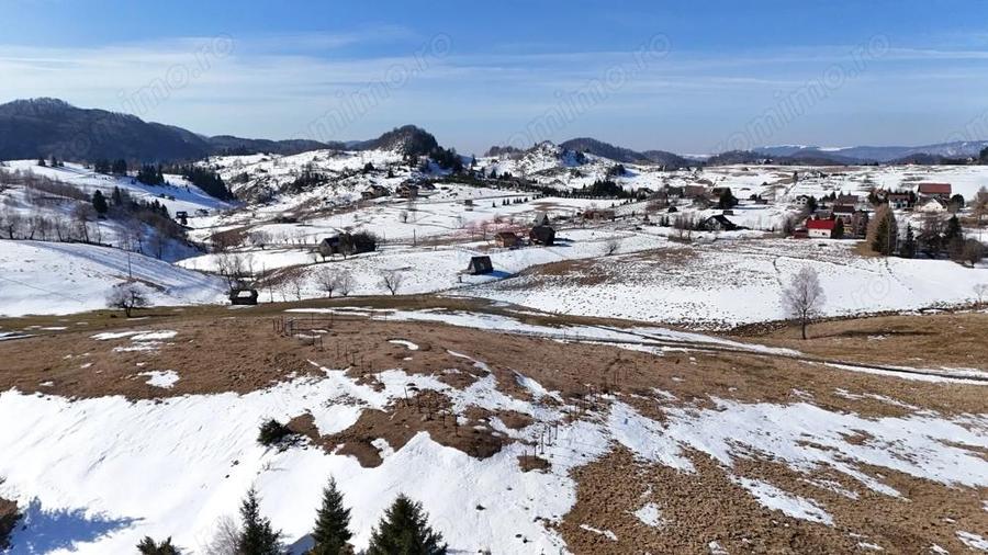 Priveli?te superba catre mun?i | 1924 mp | Apa ?i curent pe teren - 4