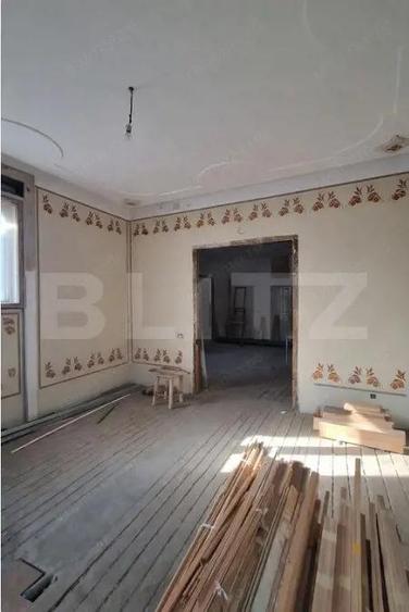 Spa?iu comercial 200 mp + acces pod 200 mp, 3 balcoane, langa Pia?a Sfatului - 6