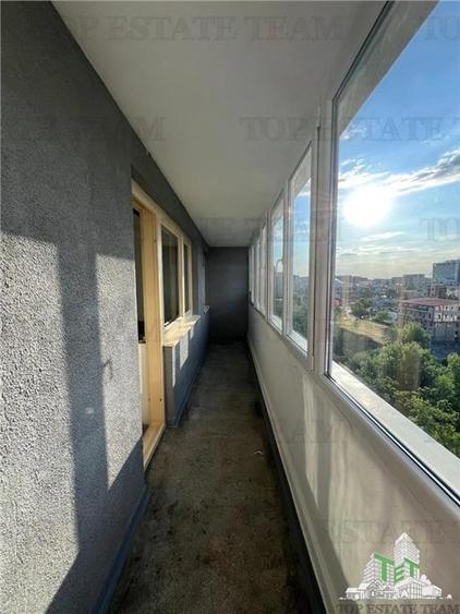 Apartament 3 camere + 2 balcoane cu o priveliste senzationala si pe fata si pe s - 3