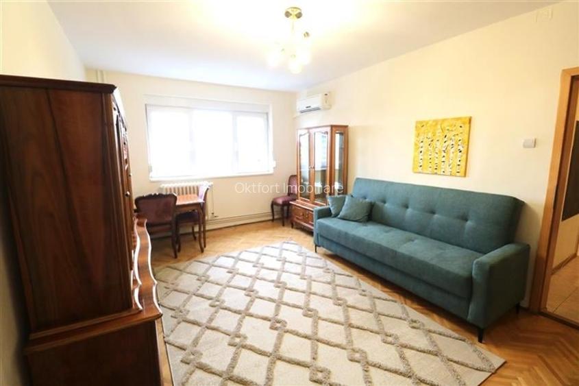 Apartament cu 3 camere decomandat în Olimpia-Stadion
