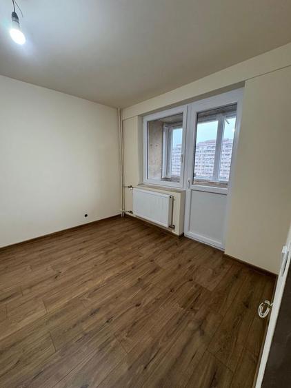 Apartament cu doua camere , zona Rogrius - 4
