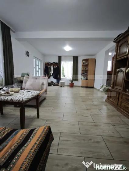Casă cu 5 camere cu Teren 998 Mp în Central