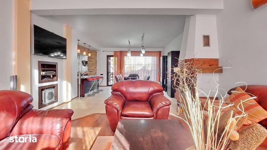 Casă cu 5 camere cu Teren 425 Mp în Florilor