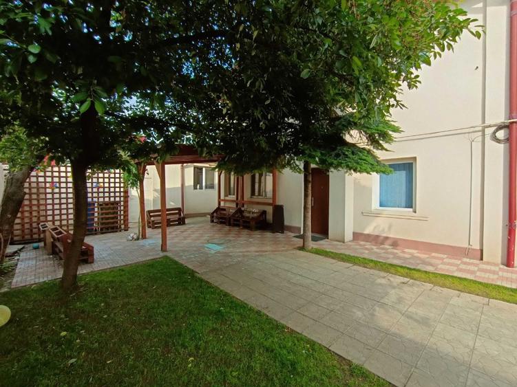 Casă cu 5 camere cu Teren 400 Mp în Militari