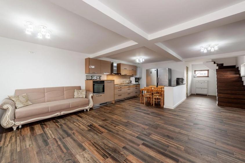 Casă individuală cu 3 camere cu Canalizare în Bradu