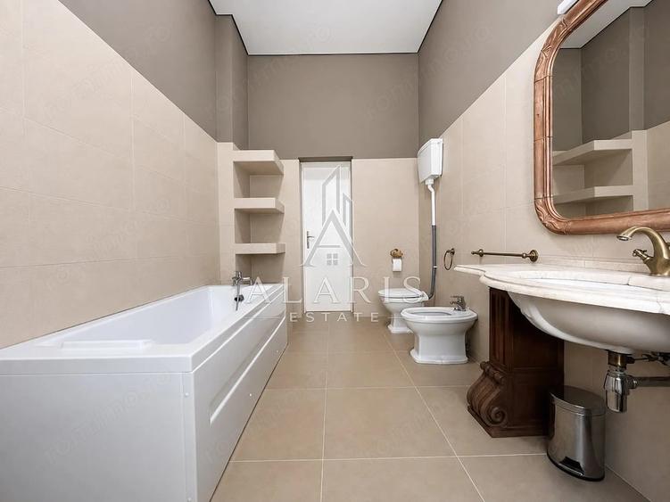 Apartament cu 5 camere decomandat în Central